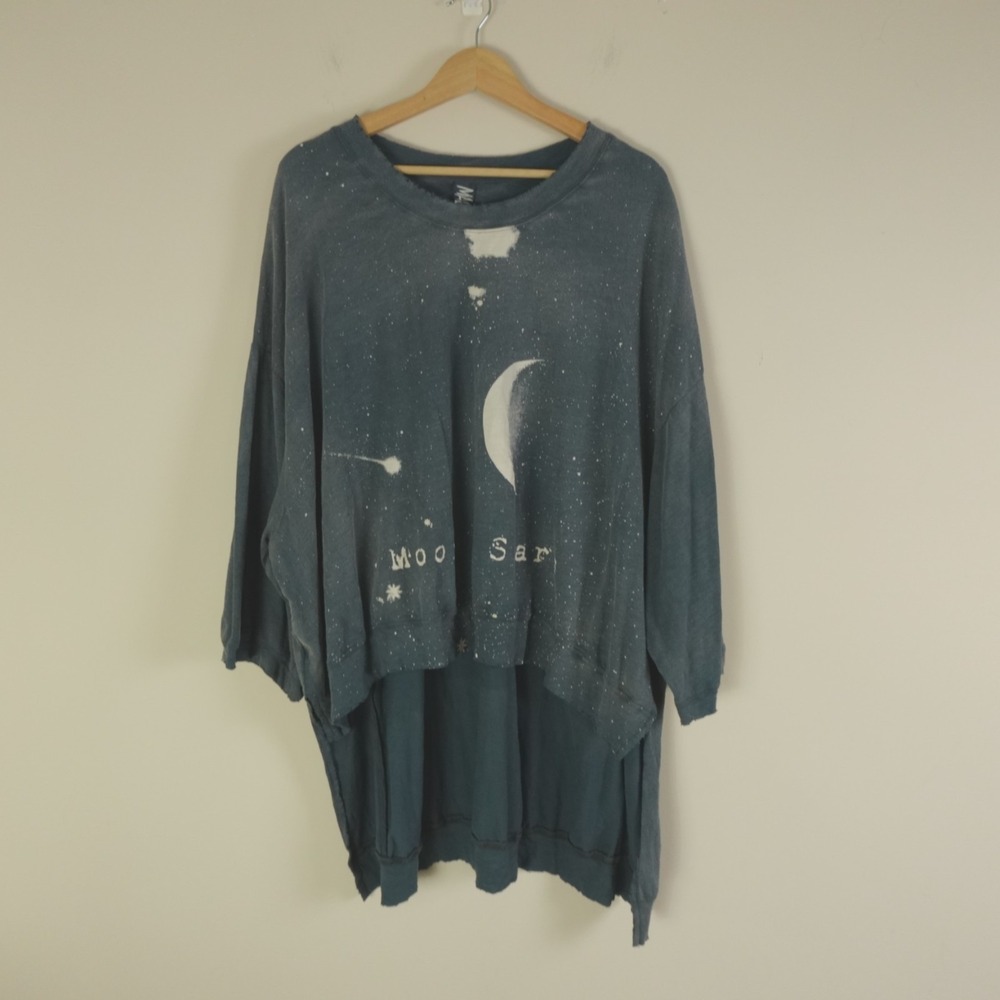 Magnolia Pearl Pullover Francis Hi Lo Moon and Stars - Picture 4 of 15